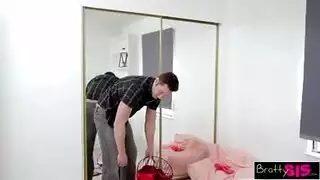 قناة إباحية غير مقيدة تحت أشعة الشمس