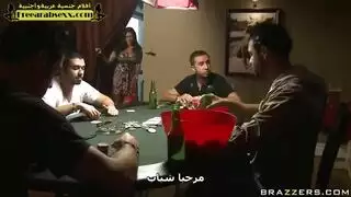 يواسي امه وينيكها بعد موت صديقتها