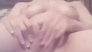 يقبض عليها وهيا تمارس العاده ويساعده على تتدفق