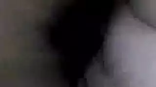 عاهرة شقراء تنحني وتُدمر بواسطة صديقها