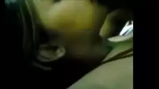 عاهرة سعودية يائسة تمتلئ مؤخرتها وفرجها