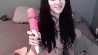 وكيل عقارات ساخنة تمارس الجنس بعنف مع عملائها في المكتب