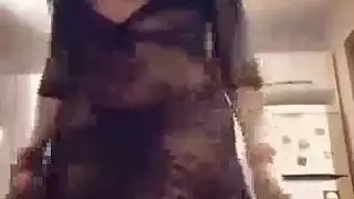 دلعيني يا بابا: الزوجة ترقص وتهز طيزها قبل جنس خشن