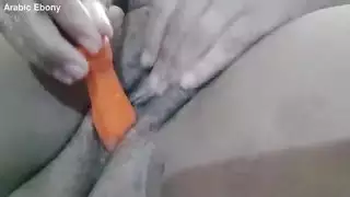 جنس فردي صريح: استمناء عربية سمراء باستخدام ديلدو آلي