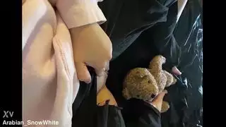 فتاة بيفرلي هيلز: شابة تكتشف فرجها بمفردها