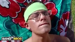 يزداد مارس الجنس جبهة مورو شقراء في موقف أسلوب هزلي، لأنه يثيرها كثيرا