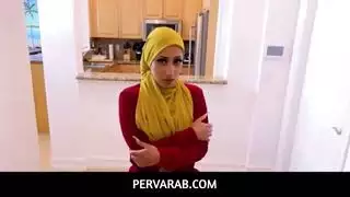 شاب يشق بنت من كتر النيك
