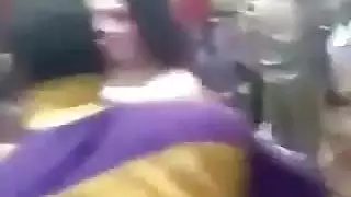 يصور أمو وهيا في الحمام