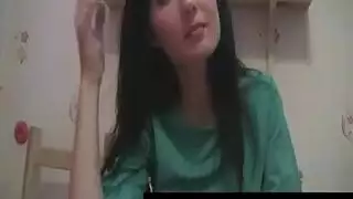 جوارب سوداء، ملابس داخلية مثيرة جارتان مثيتان تقومان بمقص ومشاهد شهوانية