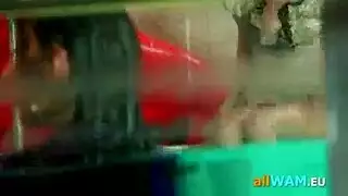 مضيفة تشيكية هاوية تمارس الجنس الجماعي مع نزلاء الفندق في غرفة فارغة