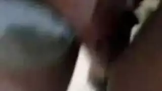 صاحب العمل الخليجي يأخذ خادمته بقوة وبلا رحمة