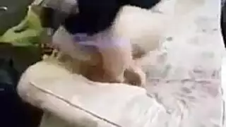عاهرة سعودية بطيز كبيرة تُمسَد من قبل سائقها