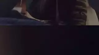 ثلاثي قذر في الخارج: فتاة متحولة، جمل، وشاب نار